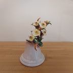 Campana decorativa in ceramica con fiori e foglie