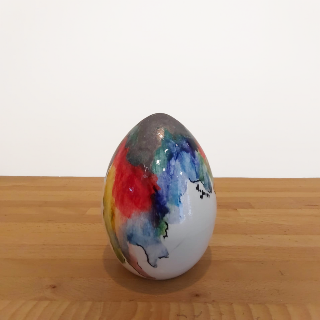 Uovo di Pasqua in ceramica moderna decorata a mano 13 cm