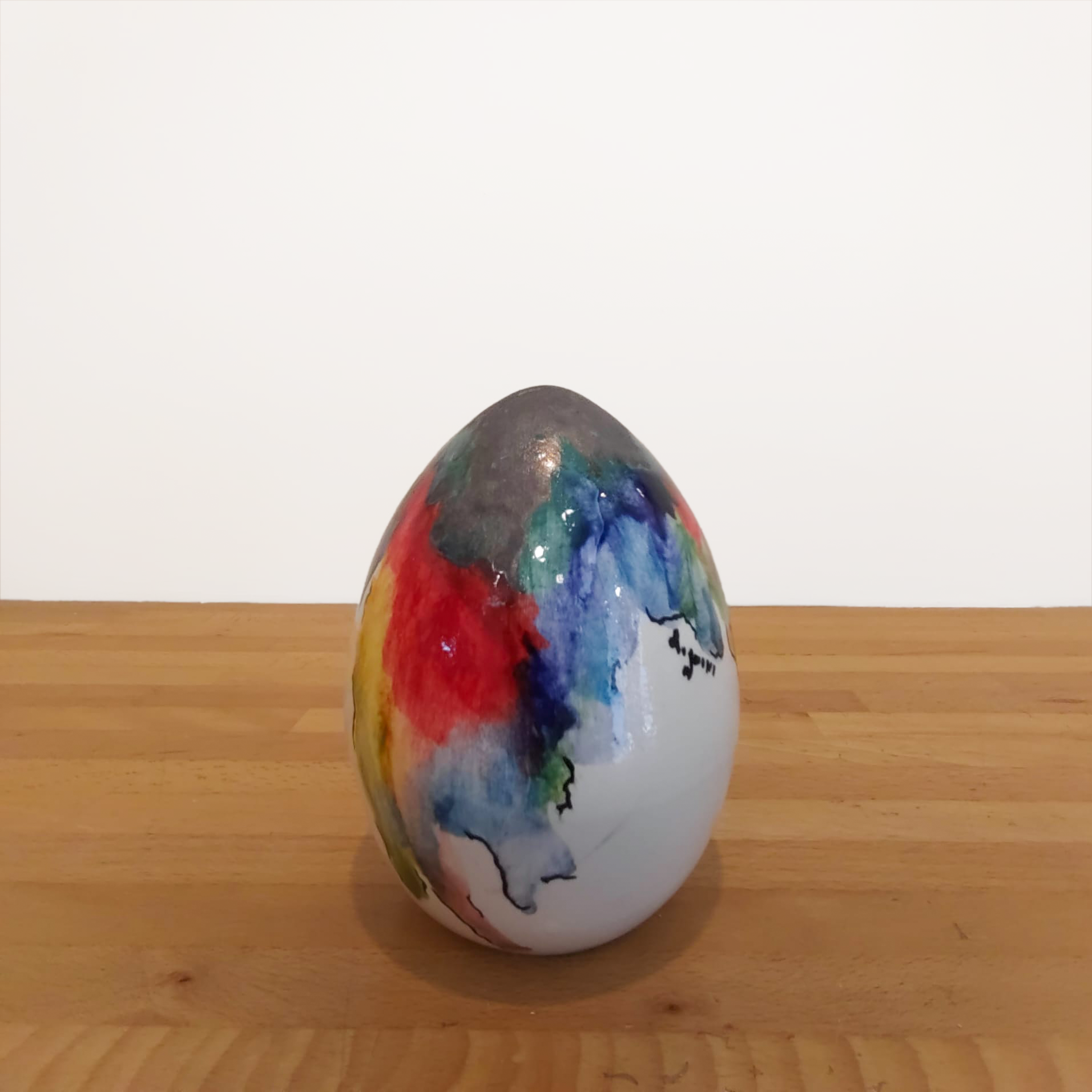 Uovo di Pasqua in ceramica moderna decorata a mano 13 cm