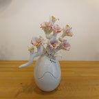 Uovo di Pasqua finitura lucida con fiori scultorei 26 cm