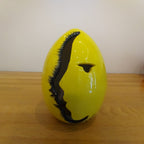 Uovo di Pasqua in ceramica con taglio profilo 13 cm