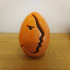 Uovo di Pasqua in ceramica con taglio profilo 13 cm