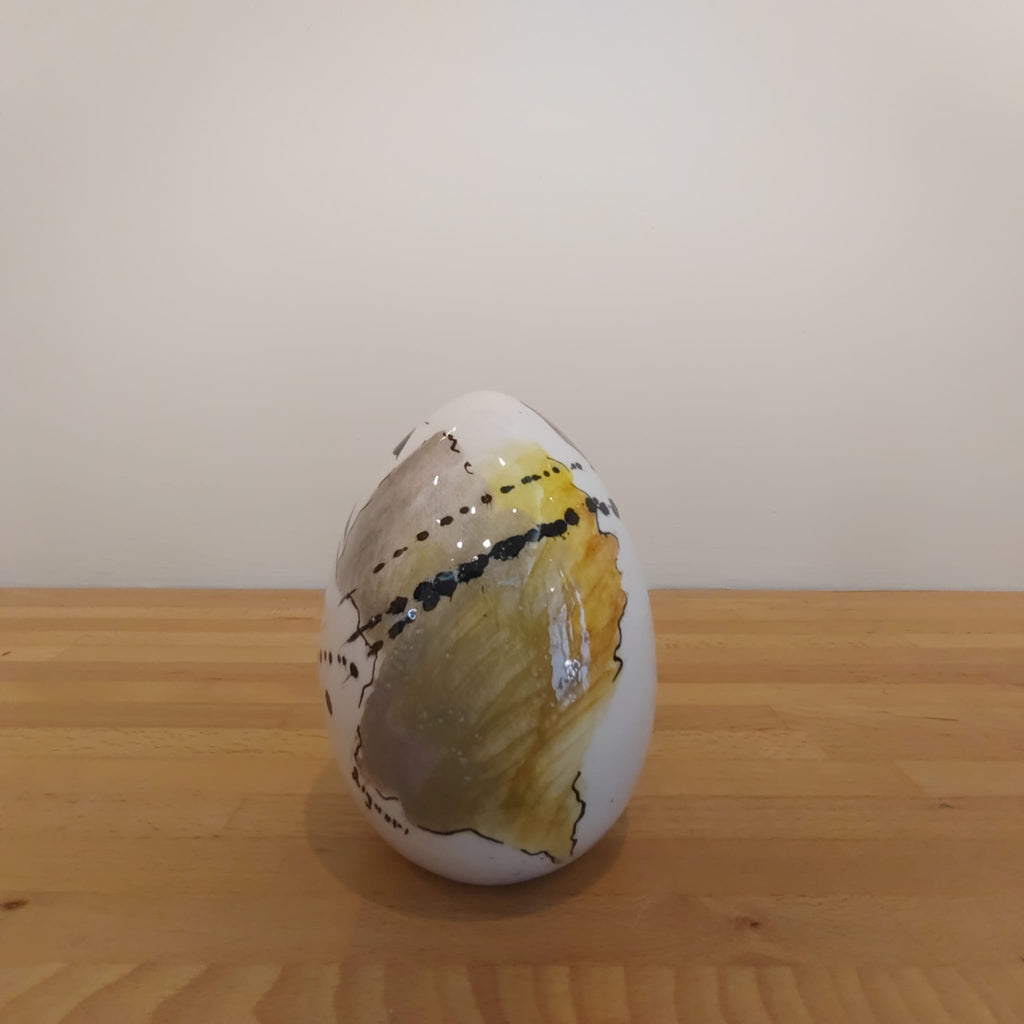 Uovo di Pasqua in ceramica moderna decorata a mano 13 cm