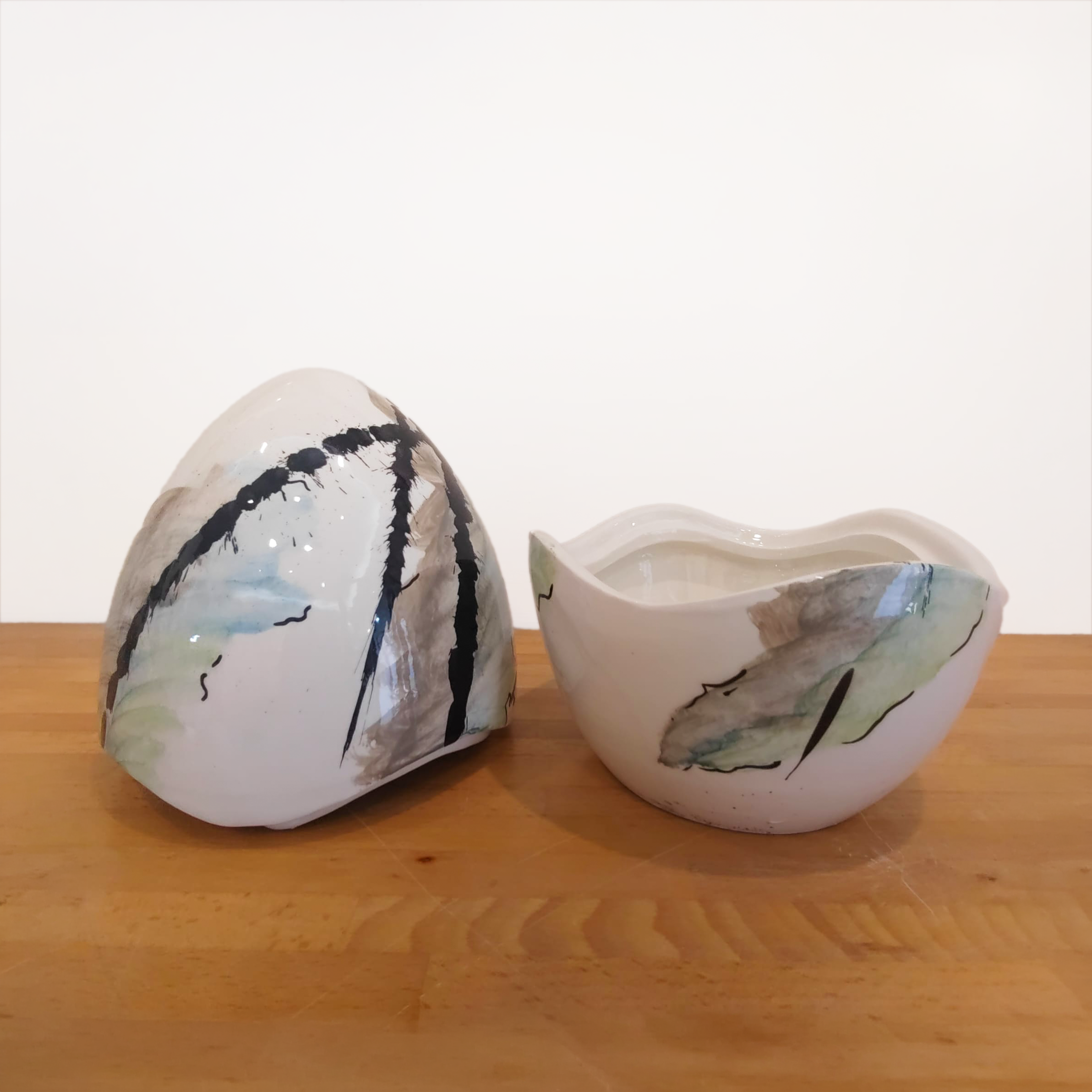 Uovo di Pasqua in ceramica porta cioccolatini