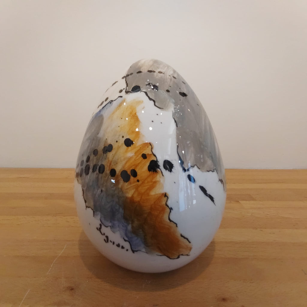 Uovo di Pasqua in ceramica moderna decorata a mano 17 cm