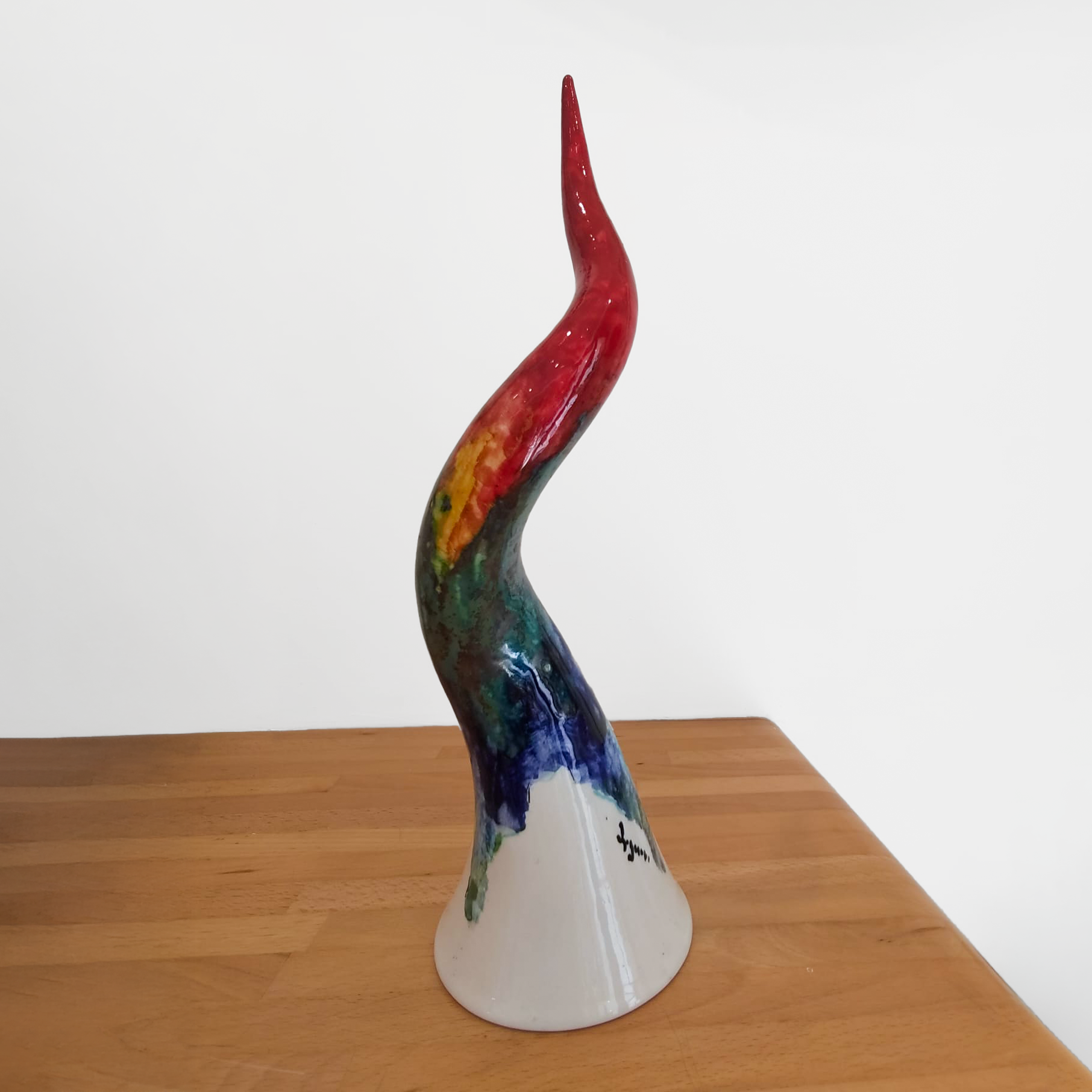Corno portafortuna in ceramica moderna