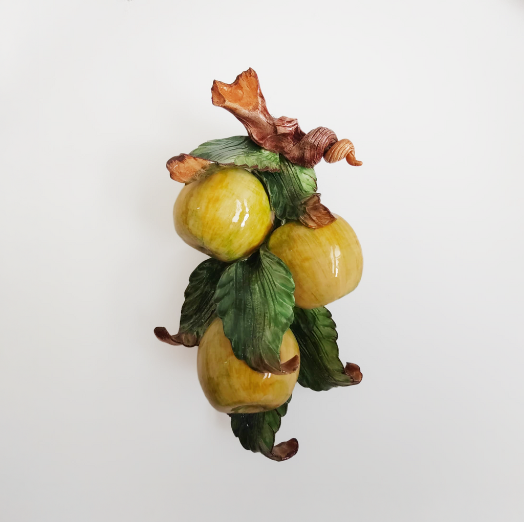 Applique in ceramica con frutta